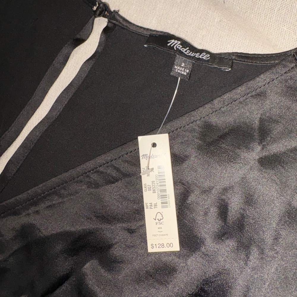 NWT Madewell V-Neck Satin Cap Sleeve Midi Dress Black Size 2 Classic Minimalist - Picture 3 of 10